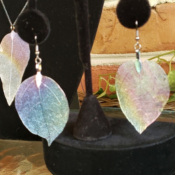 🏡DV Dipped Elm Leaf Pendant Necklace Earrings Set - Picture 3 of 8